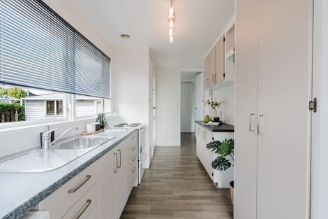 Photo of property in 16 Pickering Crescent, Chedworth, Hamilton, 3210