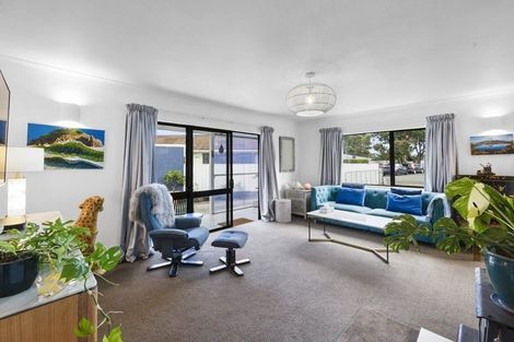 Photo of property in 17 Kipling Drive, Whalers Gate, New Plymouth, 4310