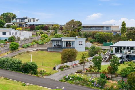Photo of property in 45 Seaview Road, Cable Bay, 0420