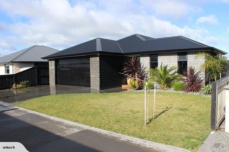 Photo of property in 11 Fuller Street, Papamoa Beach, Papamoa, 3118
