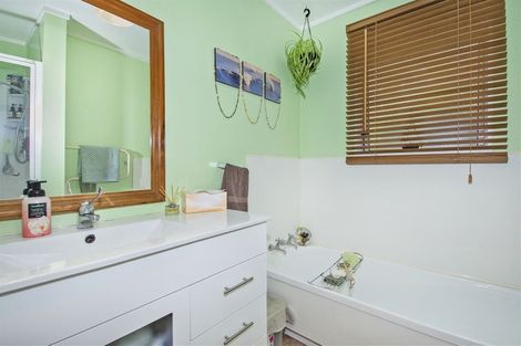 Photo of property in 22 Escalona Street, Te Kamo, Whangarei, 0112