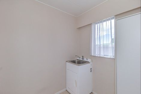Photo of property in 104 Ryder Crescent, Levin, 5510