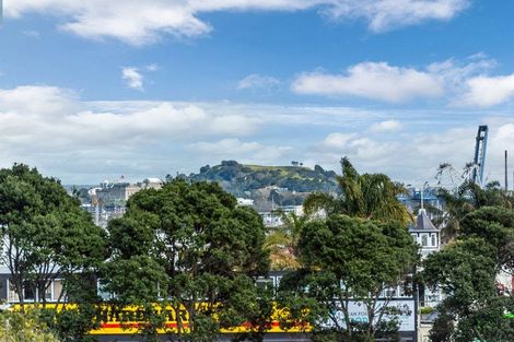 Photo of property in 1b/4 Fleet Street, Devonport, Auckland, 0624