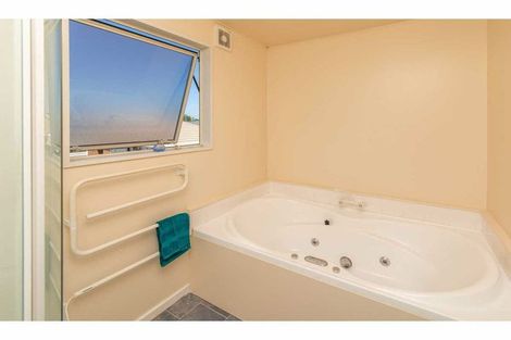 Photo of property in 4/37 Avonhead Road, Avonhead, Christchurch, 8042