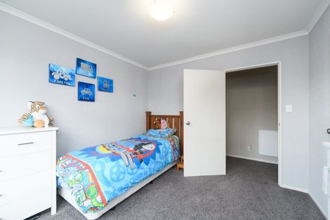 Photo of property in 6 Nevada Way, Kelvin Grove, Palmerston North, 4414