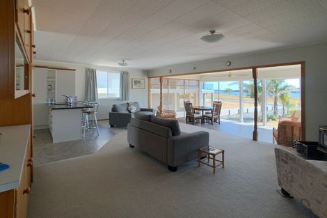 Photo of property in 38 Waterfront Road, Pukenui, 0484