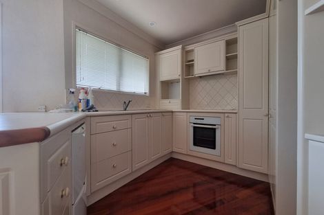 Photo of property in 17b Colmar Road, Mellons Bay, Auckland, 2014