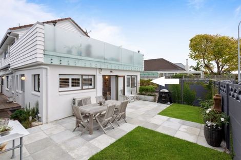 Photo of property in 1/32 Kitchener Road, Milford, Auckland, 0620