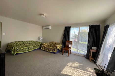 Photo of property in 11 Tilbrook Place, Papakura, 2110