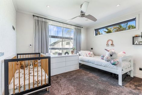 Photo of property in 3 Mansion Court, West Harbour, Auckland, 0618