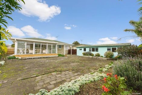 Photo of property in 85 Walworth Avenue, Pakuranga Heights, Auckland, 2010