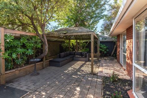 Photo of property in 2/116 Yaldhurst Road, Sockburn, Christchurch, 8042