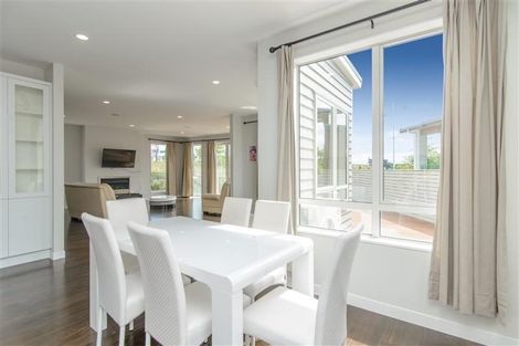 Photo of property in 2 Caldera Drive, Long Bay, Auckland, 0630
