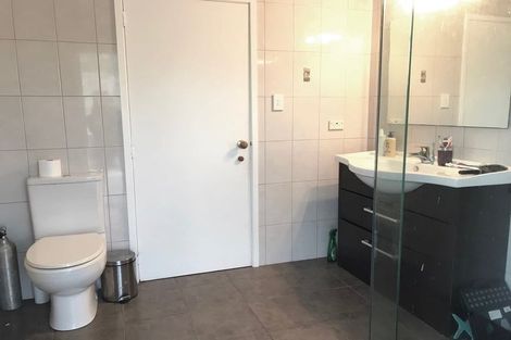 Photo of property in 74 Motu Road, Kumeu, 0891