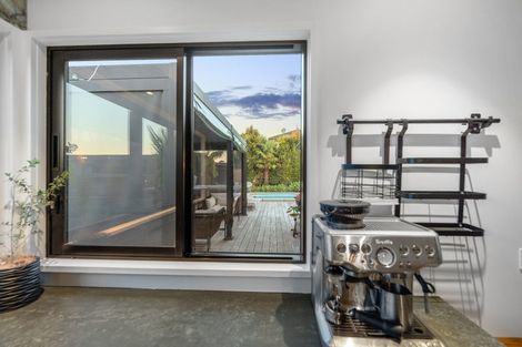 Photo of property in 9 Quebec Road, Milford, Auckland, 0620