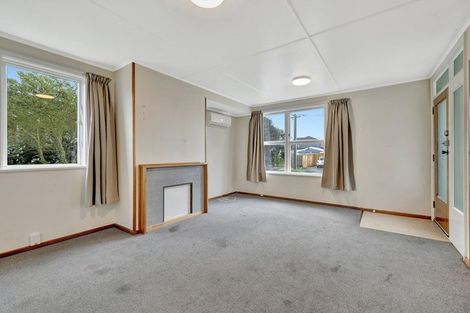 Photo of property in 21 Ealing Street, Redwood, Christchurch, 8051