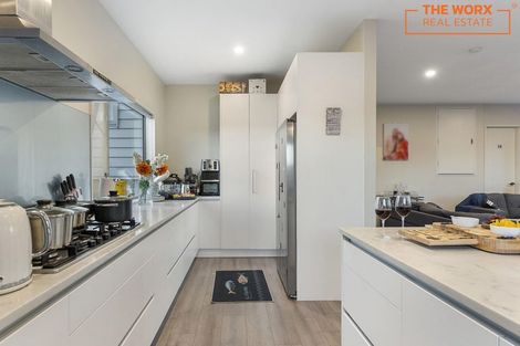 Photo of property in 11 Regis Park Drive, Pukekohe, 2120