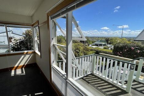 Photo of property in 27 Hackthorne Road, Cashmere, Christchurch, 8022