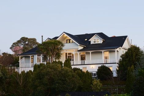 Photo of property in 10 Cobden Road, Bluff Hill, Napier, 4110