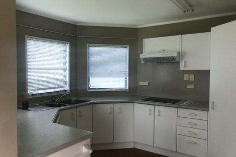 Photo of property in 110 Woodman Drive, Tawa, Wellington, 5028