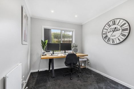 Photo of property in 152 Endeavour Drive, Whitby, Porirua, 5024