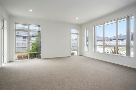 Photo of property in 31 Plescher Crescent, Leamington, Cambridge, 3432