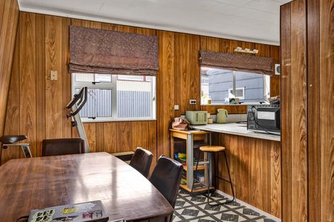 Photo of property in 1 County Drive, Hawera, 4610