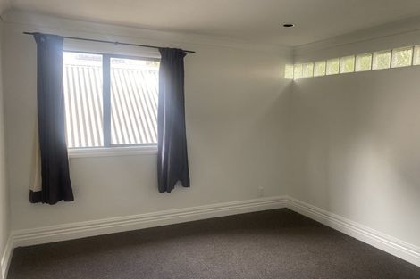 Photo of property in 28 Eccleston Hill, Thorndon, Wellington, 6011