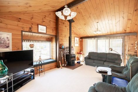 Photo of property in 2 Hale Place, Ngatea, 3503