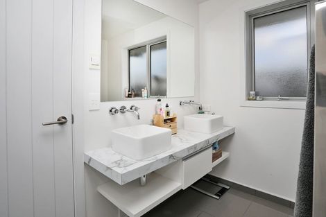 Photo of property in 28 Northside Drive, Waikiwi, Invercargill, 9810