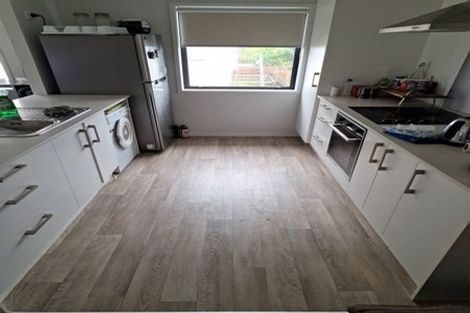 Photo of property in 72 Parrs Cross Road, Henderson, Auckland, 0612