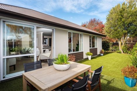 Photo of property in 2 Colina Street, Avonhead, Christchurch, 8042