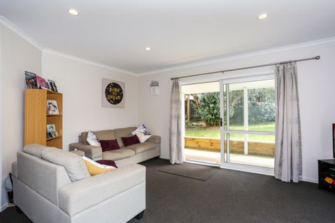Photo of property in 7 Volante Avenue, Wattle Downs, Auckland, 2103