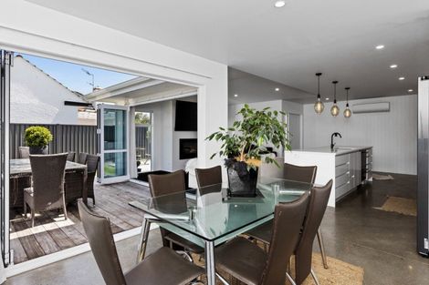 Photo of property in 1417a Woodstock Avenue, Mayfair, Hastings, 4122