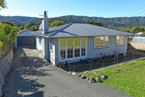 Photo of property in 14 Logie Street, Stokes Valley, Lower Hutt, 5019