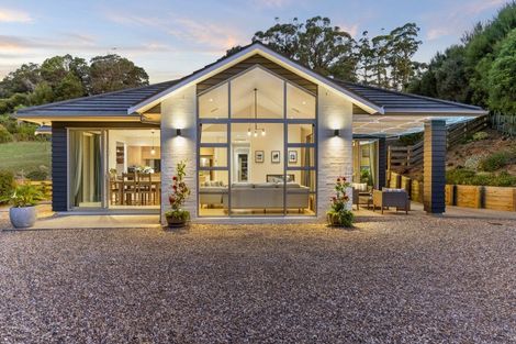 Photo of property in 5b Hobbs Road, Matakatia, Whangaparaoa, 0930