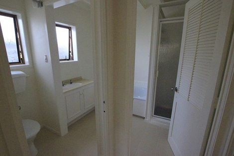 Photo of property in 1/5 Elderwood Lane, Belmont, Auckland, 0622