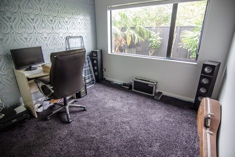 Photo of property in 76b Stanley Avenue, Palmerston North, 4414