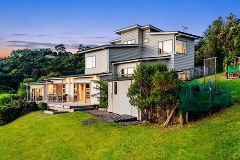 Photo of property in 27 Matheson Road, Red Beach, 0932