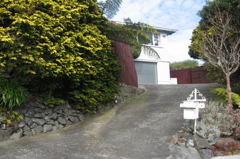 Photo of property in 4 Bourbon Terrace, Karori, Wellington, 6012