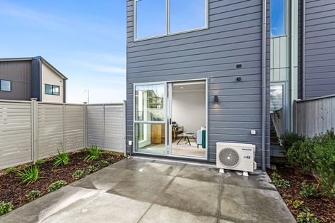 Photo of property in 6 Park Green Avenue, Rosehill, Papakura, 2113