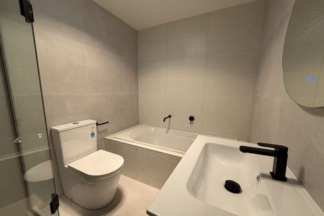 Photo of property in 140d Edgewater Drive, Pakuranga, Auckland, 2010