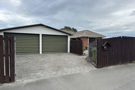 Photo of property in 32 Avonhead Road, Avonhead, Christchurch, 8042