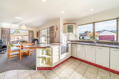 Photo of property in 5 Rosebank Place, Avalon, Lower Hutt, 5011