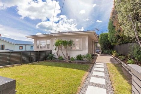 Photo of property in 1/80 Clovelly Road, Bucklands Beach, Auckland, 2012