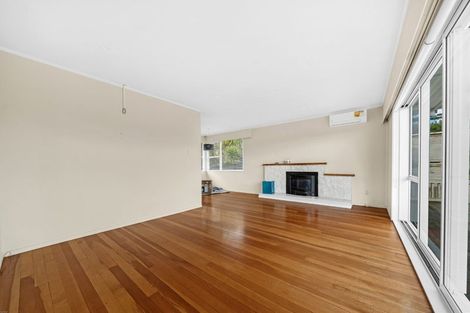 Photo of property in 68 Beechdale Crescent, Pakuranga Heights, Auckland, 2010