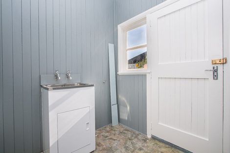 Photo of property in 76 Williams Street, Cambridge, 3434