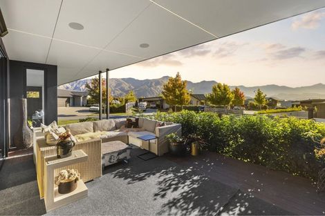 Photo of property in 7 Diamond Lane, Wanaka, 9305