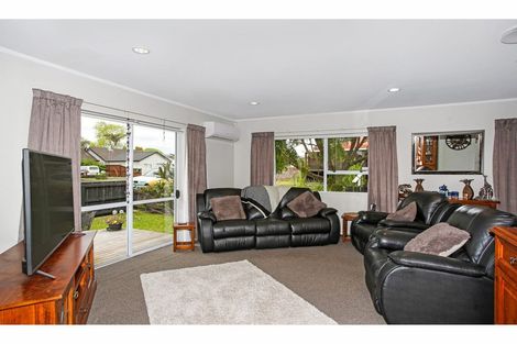 Photo of property in 3 Alpha Street, Papakura, 2110
