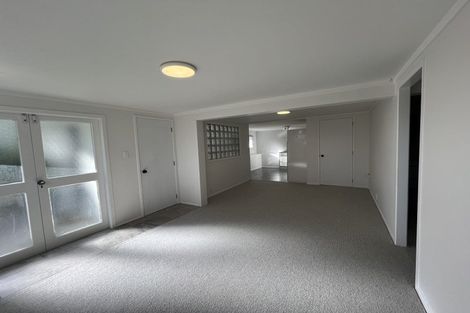 Photo of property in 17 Highland Avenue, Titirangi, Auckland, 0604